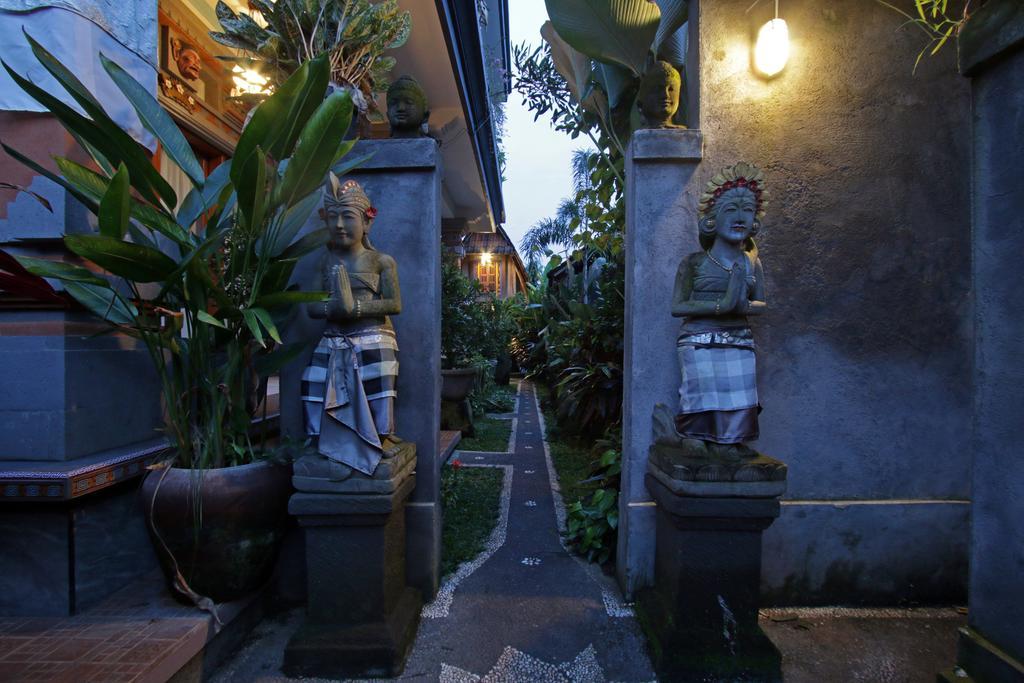 Loris Homestay Ubud  Exterior photo